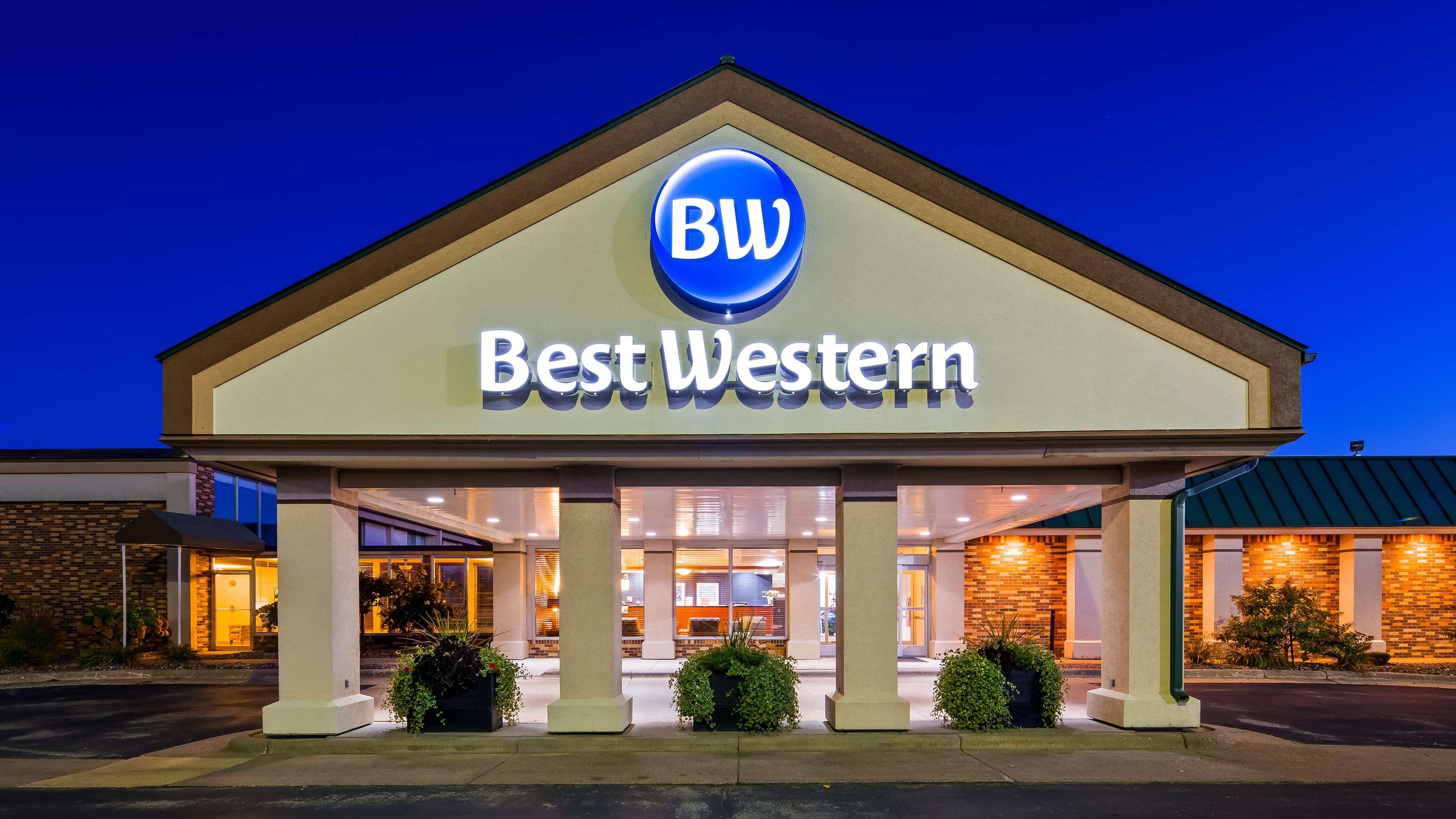 Best Western Tomah Hotel Екстериор снимка