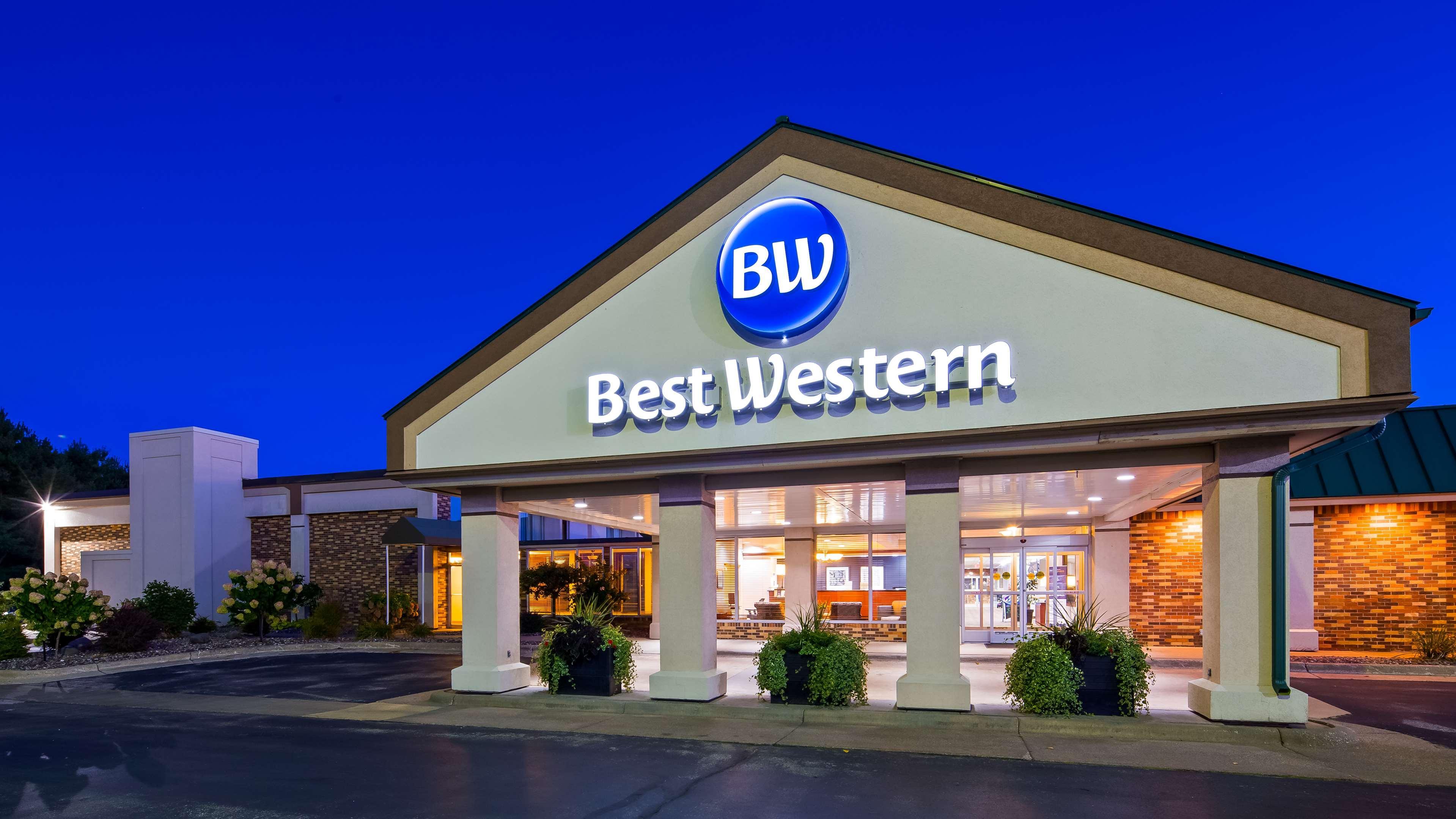 Best Western Tomah Hotel Екстериор снимка