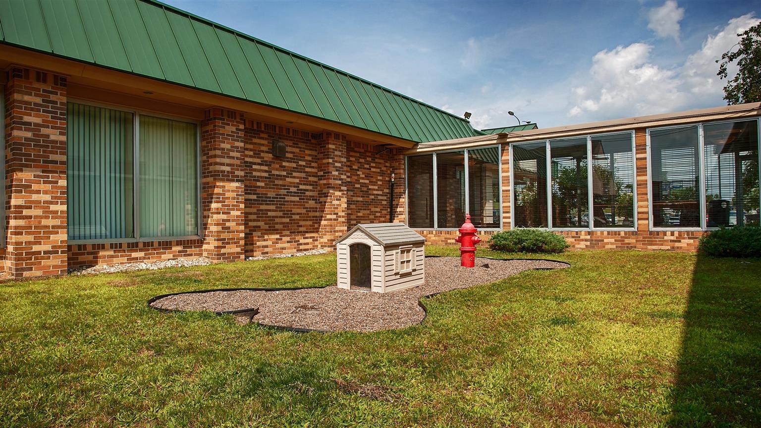 Best Western Tomah Hotel Екстериор снимка