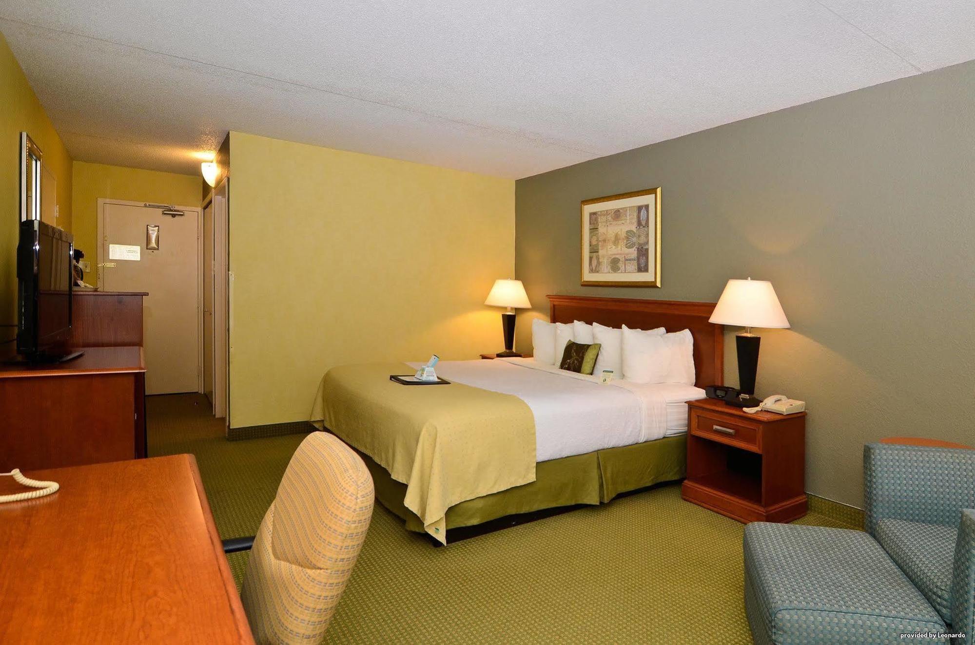 Best Western Tomah Hotel Стая снимка